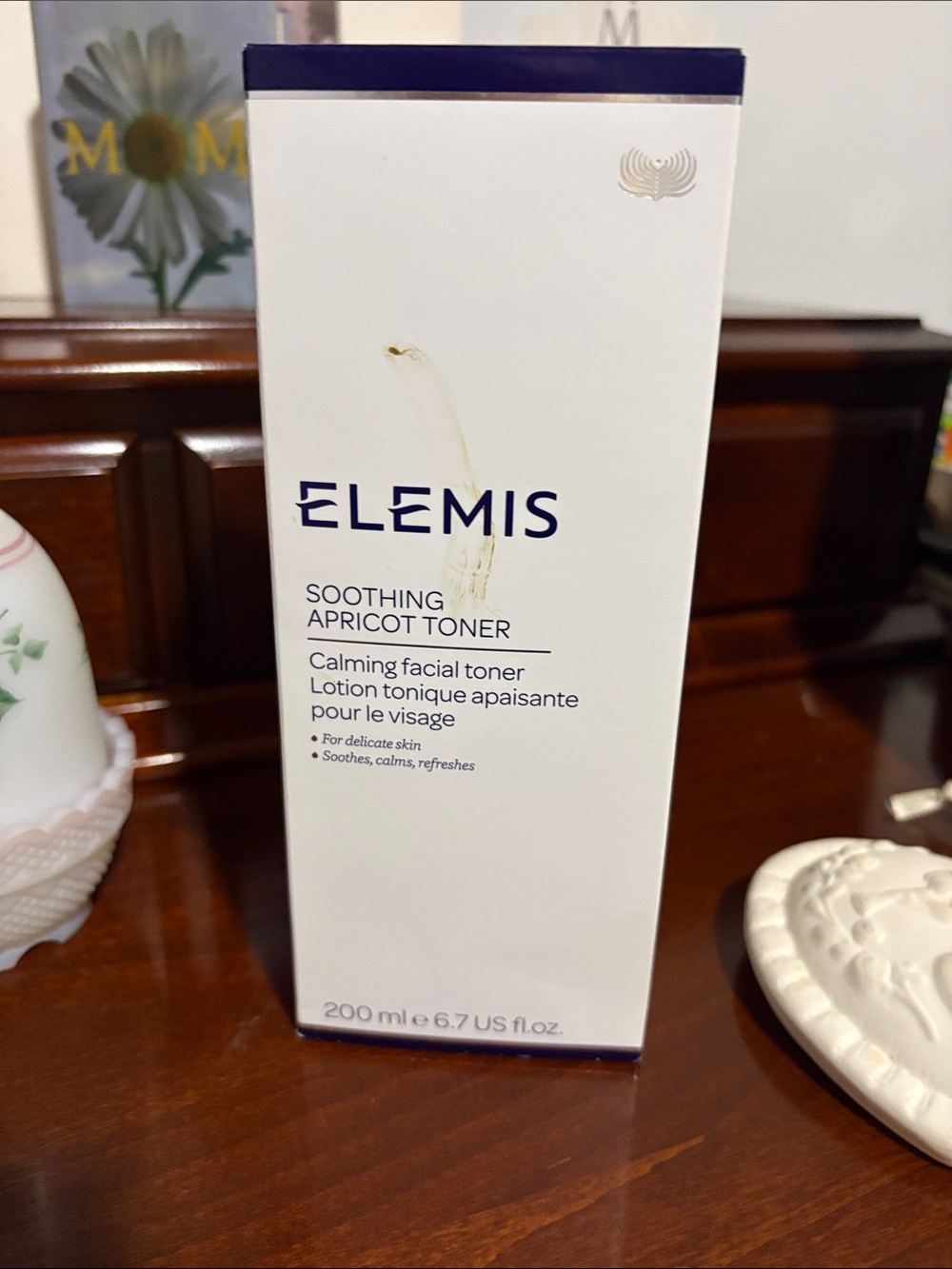 ELEMIS Soothing Apricot Toner Box - White with Navy Accents